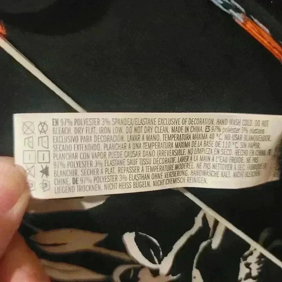 Forever 21 Wrap Floral Dress Size Small Deep V Mid Length Sleeve Above The Knee. - Picture 7 of 9